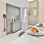 Compact Studio In Central Paris Practical & Convenient