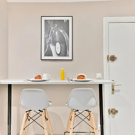 Apartment Compact In Practical & Convenient *