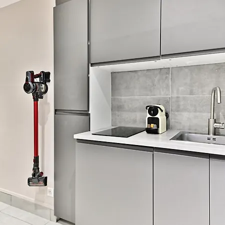 Compact In Practical & Convenient Paris