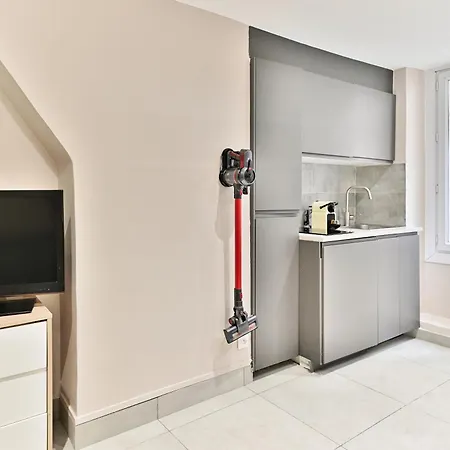 Apartment Compact In Practical & Convenient *