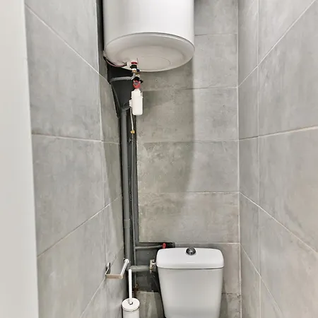 Compact In Practical & Convenient Apartment