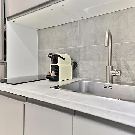 Compact In Practical & Convenient Apartment *